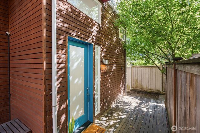 104 -A 19th E, Seattle, WA 98112