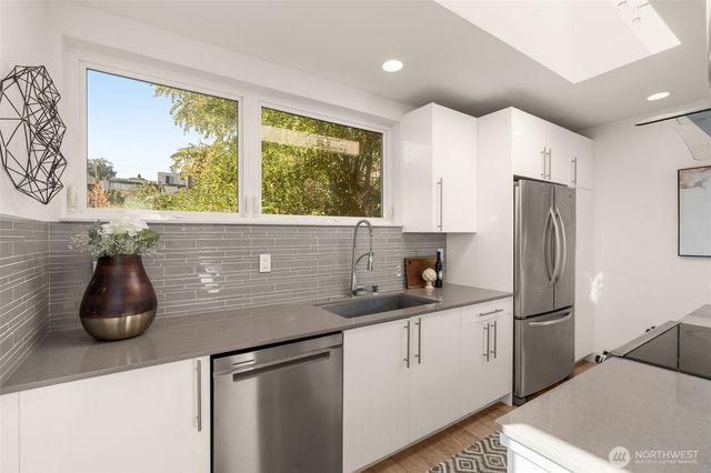 104 -A 19th E, Seattle, WA 98112