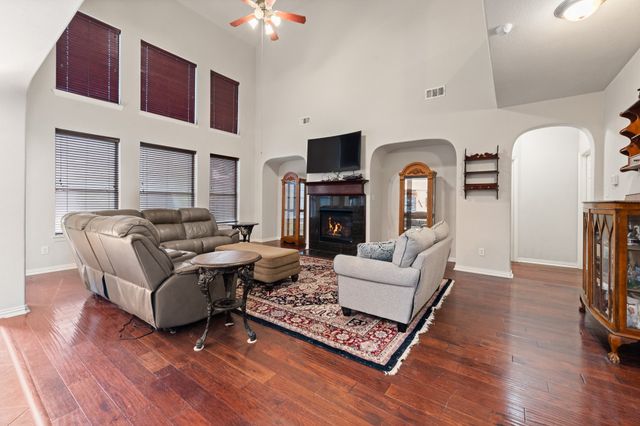 943 Monticello Drive, Burleson, TX 76028