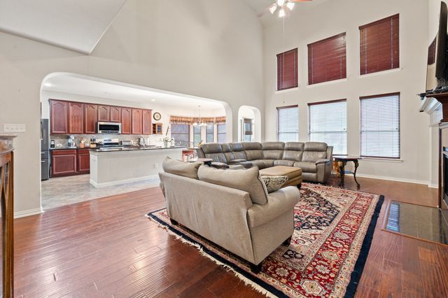 943 Monticello Drive, Burleson, TX 76028