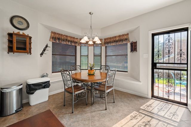 943 Monticello Drive, Burleson, TX 76028