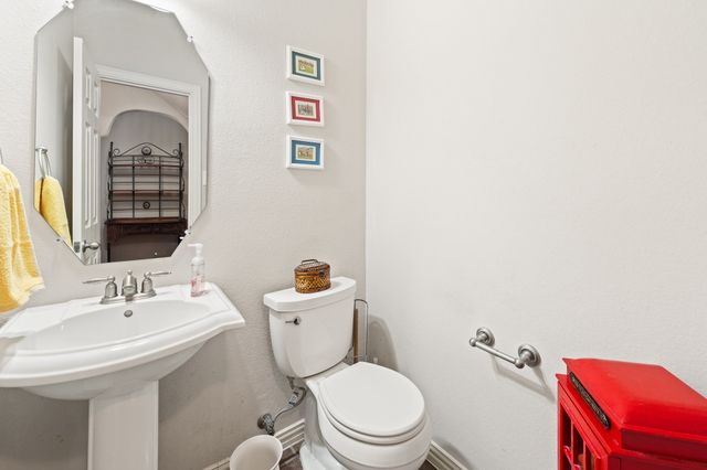 943 Monticello Drive, Burleson, TX 76028