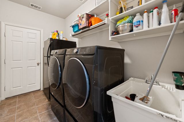 943 Monticello Drive, Burleson, TX 76028