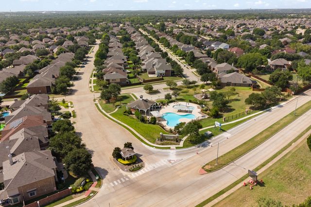 943 Monticello Drive, Burleson, TX 76028