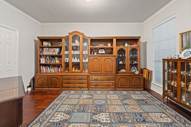943 Monticello Drive, Burleson, TX 76028