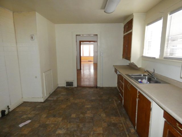 660 Pearl Street, Benton Harbor City, MI 49022