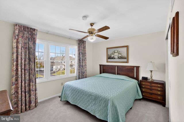 102 CLOVER LEAF LN, North Wales, PA 19454