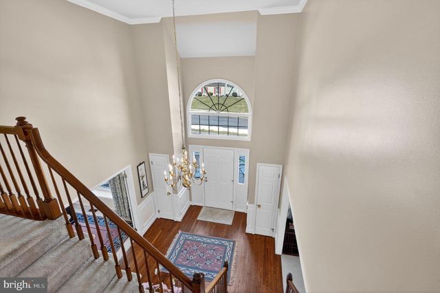 102 CLOVER LEAF LN, North Wales, PA 19454