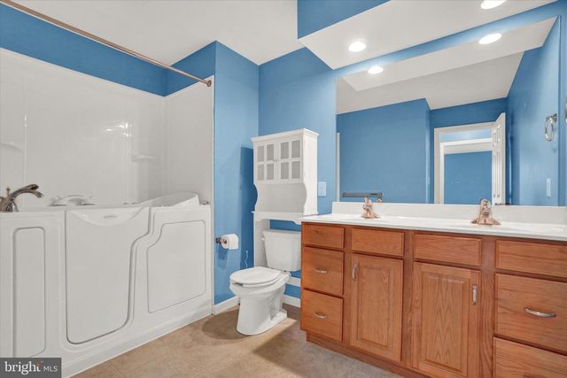 3510 KIMBERLY LN, Dover, PA 17315