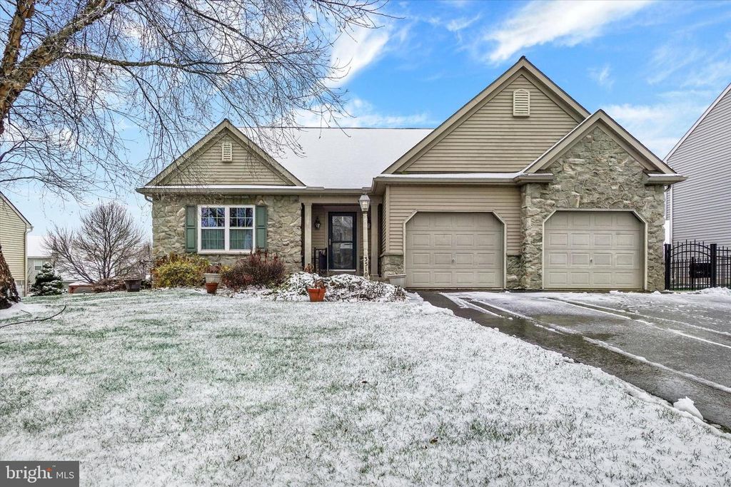 3510 KIMBERLY LN, Dover, PA 17315