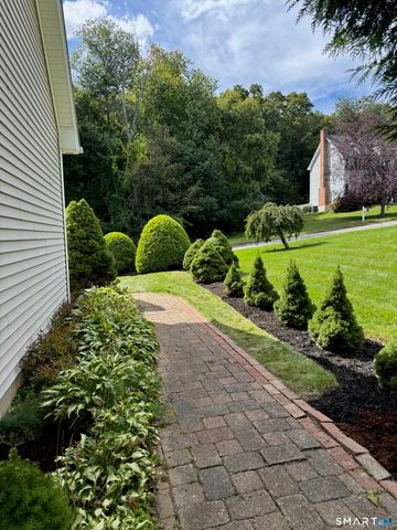 12 Tarragon Drive, East Hampton, CT 06424