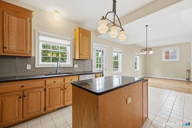 12 Tarragon Drive, East Hampton, CT 06424