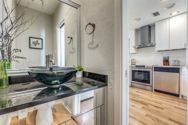 3907 Throckmorton Street 2, Dallas, TX 75219