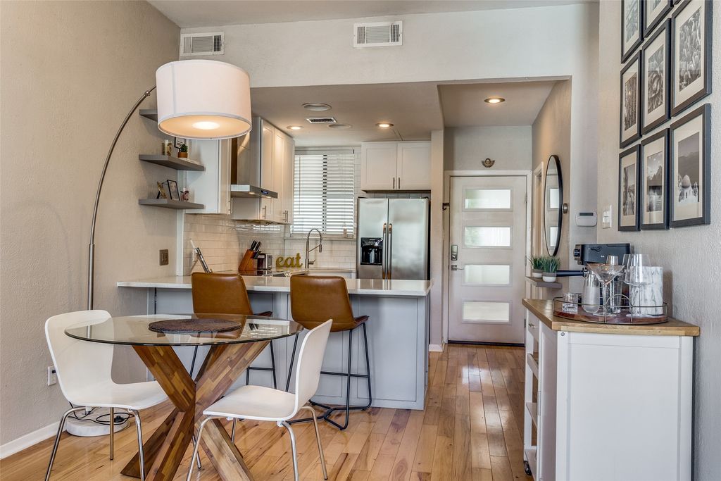 3907 Throckmorton Street 2, Dallas, TX 75219