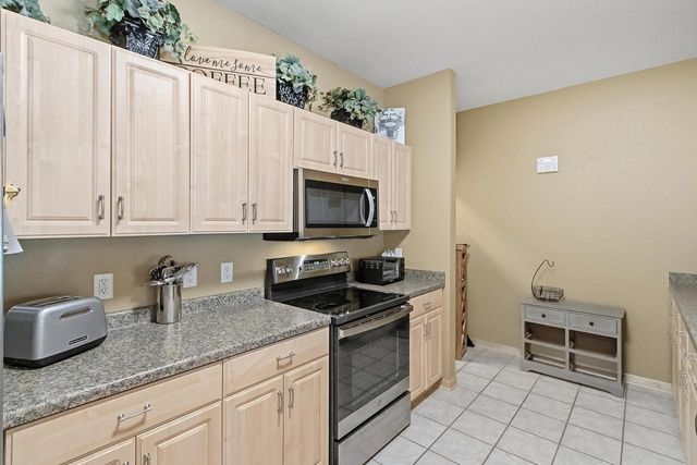 694 CLARDELL Drive, Sun Prairie, WI 53590