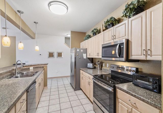 694 CLARDELL Drive, Sun Prairie, WI 53590