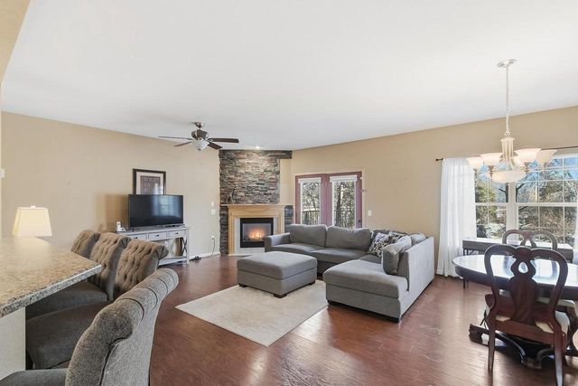 694 CLARDELL Drive, Sun Prairie, WI 53590