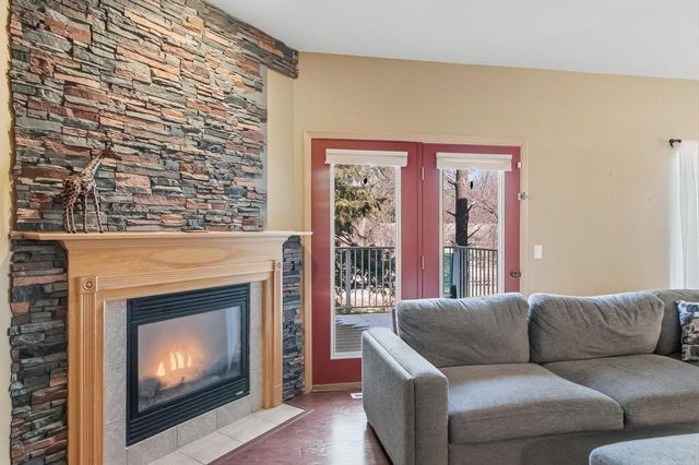 694 CLARDELL Drive, Sun Prairie, WI 53590