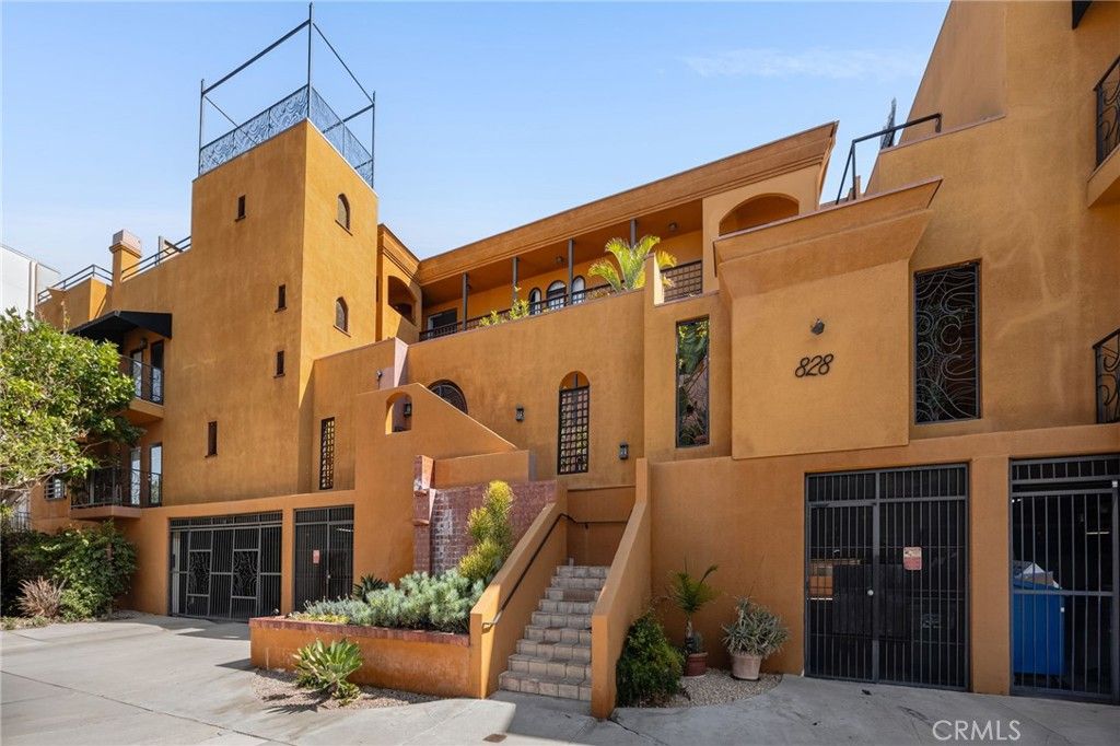 828 N Hudson, Los Angeles, CA 90038 — exterior