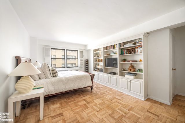 333 E 75th St Apt 12A, New York City, NY 10021