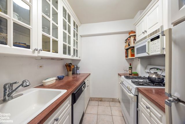 333 E 75th St Apt 12A, New York City, NY 10021