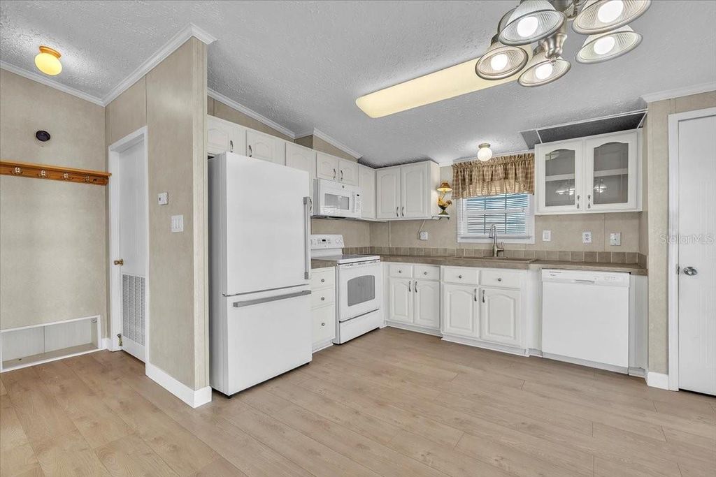 Image 7 of property listing at 2601 CARL AVENUE, Punta Gorda, FL 33950