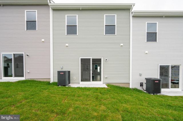 73 CRAMSFORD ST, Falling Waters, WV 25419