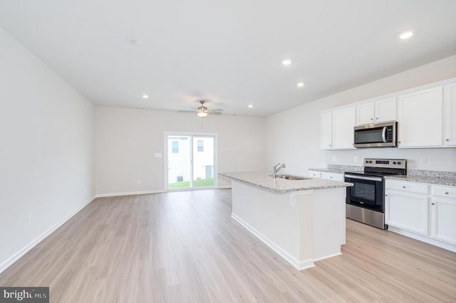 73 CRAMSFORD ST, Falling Waters, WV 25419