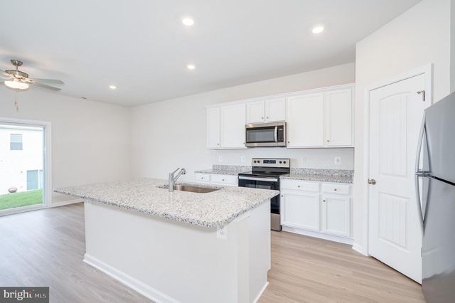 73 CRAMSFORD ST, Falling Waters, WV 25419