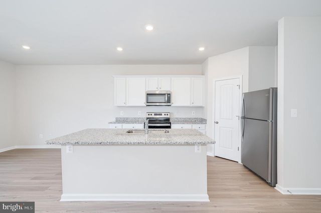 73 CRAMSFORD ST, Falling Waters, WV 25419