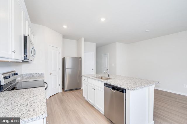 73 CRAMSFORD ST, Falling Waters, WV 25419