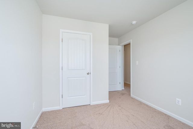73 CRAMSFORD ST, Falling Waters, WV 25419