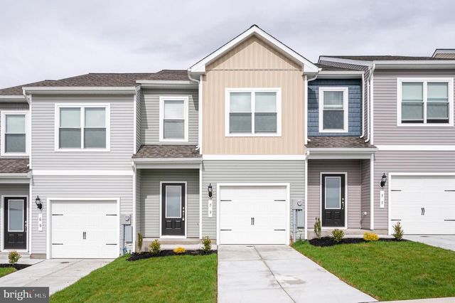 73 CRAMSFORD ST, Falling Waters, WV 25419