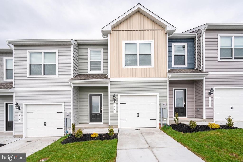 73 CRAMSFORD ST, Falling Waters, WV 25419