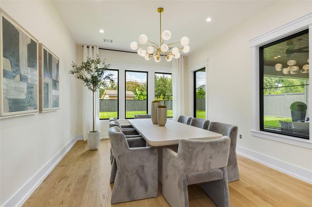 934 W 43rd Street, Houston, TX 77018