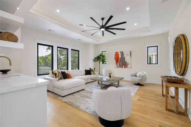 934 W 43rd Street, Houston, TX 77018