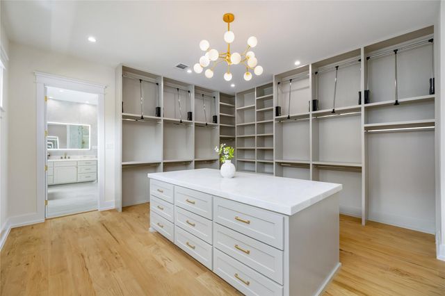 934 W 43rd Street, Houston, TX 77018
