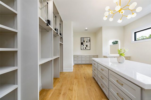934 W 43rd Street, Houston, TX 77018