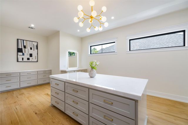 934 W 43rd Street, Houston, TX 77018