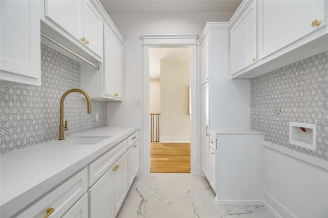 934 W 43rd Street, Houston, TX 77018