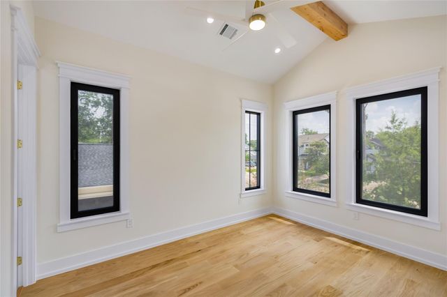934 W 43rd Street, Houston, TX 77018