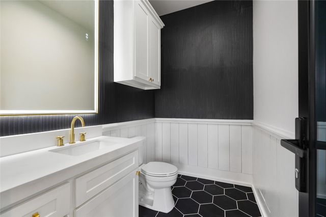 934 W 43rd Street, Houston, TX 77018