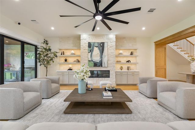 934 W 43rd Street, Houston, TX 77018