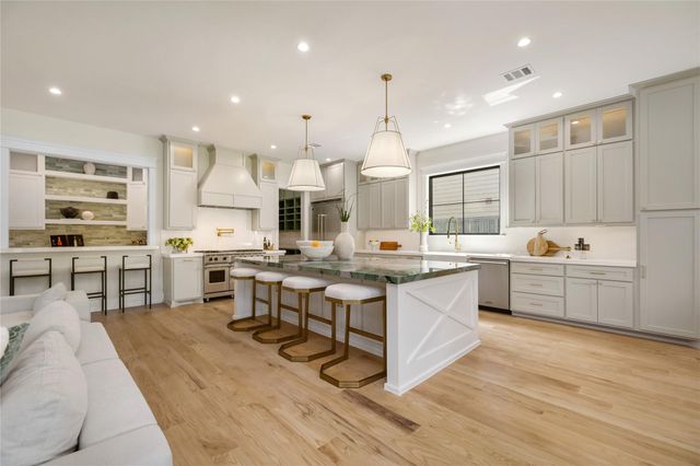934 W 43rd Street, Houston, TX 77018