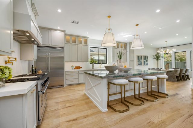 934 W 43rd Street, Houston, TX 77018