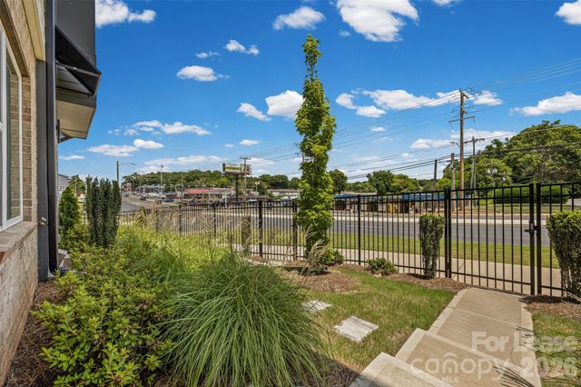 5640 Kingspan Drive, Charlotte, NC 28217
