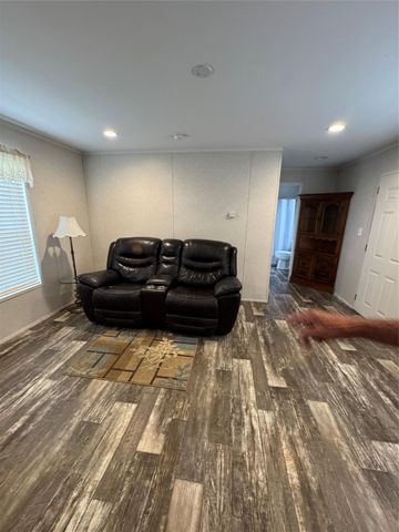 2785 Highway 62 N, Orange, TX 77632