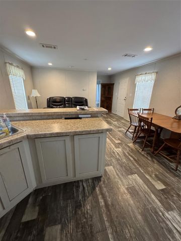 2785 Highway 62 N, Orange, TX 77632