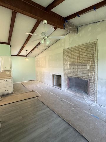 2785 Highway 62 N, Orange, TX 77632