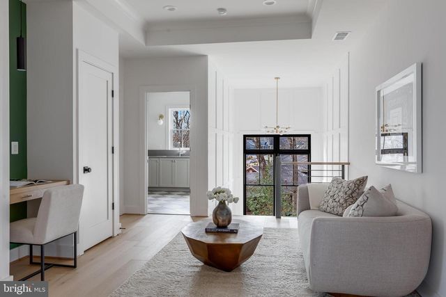 123 TAPAWINGO RD SW, Vienna, VA 22180